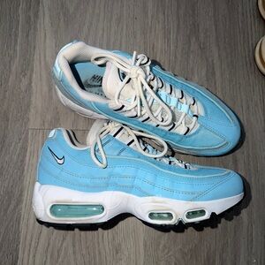 Nike Women's Air Max 95 in Sky Blue and White SIZE 6